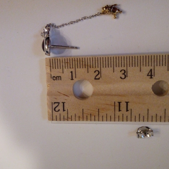 ---- - Picture 8 of 9